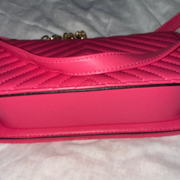 Designer inspired Fuchsia Quilted Crossbody Bag - Picture 5 of 12